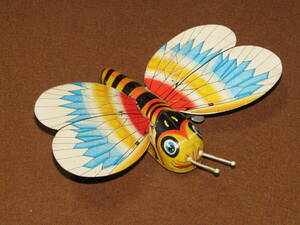 【ブリキ玩具　羽ばたく蜂　ゼンマイ式】フィリピン製　ビンテージおもちゃ