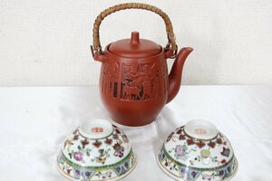 ○中国景徳鎮 粉彩 花蝶文 朱泥 急須 茶器セット