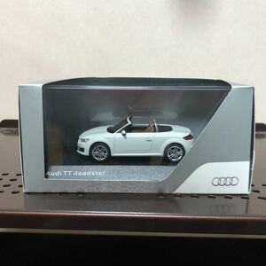 275 アウディ1/43 Audi TT Roadster Gletscherwiβ / Glacier White ロードスター ミニカー 完成品 ホワイト