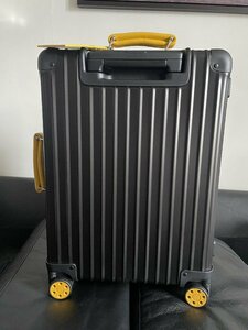 RIMOWA リモワ Classic Fight 20インチ 37リットル 機内持ち込み Cabin スーツケース トランク リモワ ブラック 黄色い付き 希少 中古