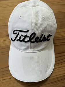 Titleist ゴルフキャップ 軽量 白 ホワイト 美品 タイトリスト キャップ 帽子 PROV1 GOLF ゴルフウェア ワッペン メッシュ57-59センチ