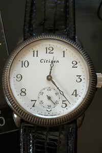 シチズン CITIZEN 60th anniversary 1930 年モデルの復刻品 デッドストック 電池交換済み SILVER ケースに美錠 31mm 限定品 平成二年発売