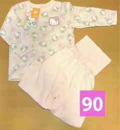 サンリオ　SANRIO ハローキティの裏起毛パジャマ　90