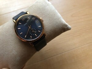 良品程度 MARC BY MARC JACOBS マークバイマークジェイコブス スモセコ ベイカー ゴールド×ネイビー MBM1329 クオーツ 腕時計