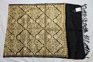 2899送料800円 未使用品 カシミール刺繍ストール ブラック ゴールド系 70×200cm 大判 ウール ショール マフラー 