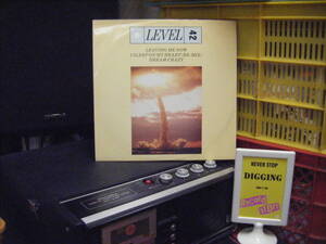 AA-4　LEVEL42　/　LEAVING ME NOW　（UK　12inch）　