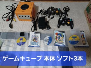 動作確認済ニンテンドーゲームキューブ本体GC コントローラー２個 ソフト３本 メモリーカード(ソニックメガコレクションCAPCOM VS. SNK 2