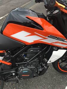 ■KTM 125 250 390 DUKE オリジナル デザイン ダクトフィン・ブラック 【即納】（限定オマケ付き）【3Ｄプリント製品】