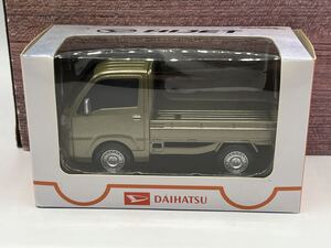 即決有★プルバックカー ダイハツ DAIHATSU ハイゼットトラック HIJET TRUCK 軽トラ オフビートカーキメタリック カラーサンプル★ミニカー