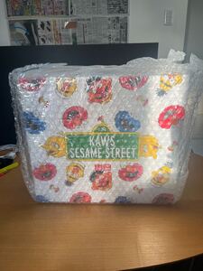 KAWS x Sesame Street x UniqloコンプリートBOX　カウズ/セサミストリート/ユニクロ/コンプリートボックス