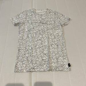 【中古品・美品】Emporio Armani　半袖Tシャツ　ジュニアサイズ１２A　白