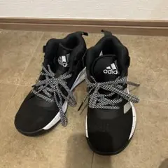 adidas スニーカー　黒　22cm