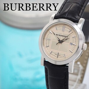 136 BURBERRY バーバリー　ノバチェック　箱付き　レディース腕時計