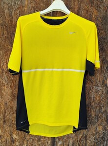 ナイキNIKEランニングTシャツ　メッシュ　サイズL　リフレクター　黄色×黒