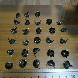 ハイドームアクリルスポッツ・ビンテージタイプ・ニッケル枠（13mm） (28コ入)クリアブラック