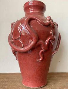清代　祭紅釉　盤龍磁瓶