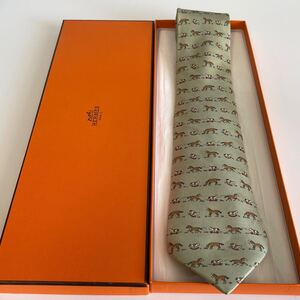 エルメス（HERMES）薄緑馬デザインネクタイ