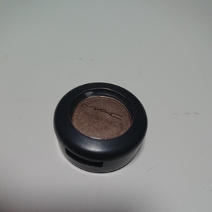 MAC WOODWINKED VELUXE PEARL スモールアイシャドウ ブラウン系 