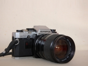 【OLYMUS/オリンパス/カメラ/OM10/レンズ/MC　MACRO/COSINA/28-70MM】写真