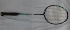 ( き-B-32 )バドミントン　ラケット　YONEX 　NANOFLARE700　中古