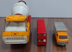 【ジャンク出品】 3点まとめて　BANDAI ミキサー車 tomica NO.24 トラック TOYOTA HIACE MATCHBOX NO.74 DAMLERBUS ２階建バス