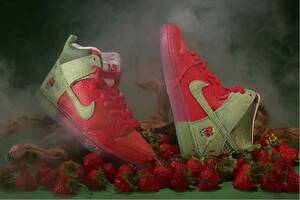 Nike SB Dunk High Strawberry Cough 24cm
