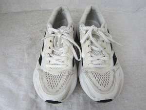 adidas ADISTAR W（アディダス アディスターW）（GX2980）　白/黒　　wm23.5㎝　US6.5　　2021年製　　ok2404A