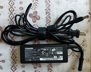 TOSHIBA ACアダプター ADP-75SB AB 中古