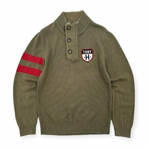 TOMMY HILFIGER トミーヒルフィガー ワッペン付 コットンニットセーター S/オリーブ/メンズ