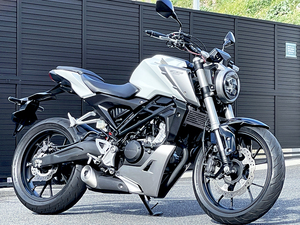 ★新春即決セール★ CB125R JC79 ABS ★動画★ LEDライト、倒立フォーク、フルデジタルメーター、ZETA製レバー、DAYTONA製USB電源装備 5015