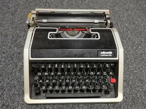 Olivetti オリベッティ タイプライター Lettera DL スペイン、バルセロナ工場製　中古現状品　動作未確認　