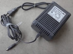 注目：稀少品★ ケンブラック AC-DC ADAPTOR sy-24150-js IN:100V 50/60Hz ・OUT:24V DC 1500mA ★ 中古