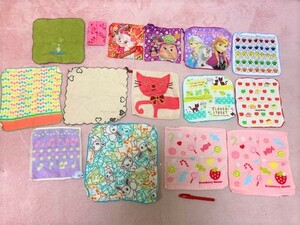 ★美品～USED!!女の子用のハンドタオル12枚＋コップ入れ2枚など★