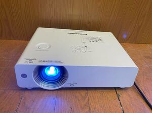 ★綺麗★動作品★Panasonic★大型プロジェクター★ランプ使用時間794H★最大輝度4800ルーメン★PT-VW440★1677万色★パナソニック★SR(P904