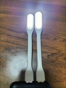 2本 白色 ホワイト USB接続LEDライト 小型 省エネ 簡単設置 LED照明 ミニサイズ ボディ 曲がる 車内 デスク パソコン 常夜灯 簡易ライト 