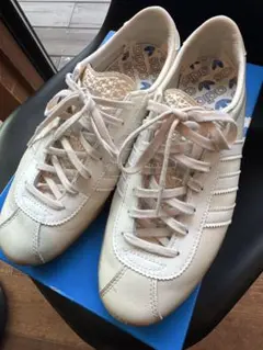 adidas LONDON ホワイトスニーカー 25.5cm