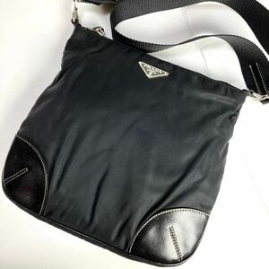 美品 PRADA プラダ ショルダーバッグ ブラック ナイロン レザー 斜め掛け クロスボディ 黒 三角ロゴ サコッシュ メンズ レディース 金具