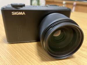 SIGMA シグマ　DP3メリル　美品　おまけ付き、ただしバッテリーチャージャーありません！