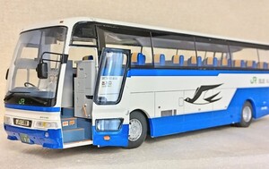 アオシマ模型 1/32JR関東バス(三菱ふそうエアロクィーンⅠ)素人組立品