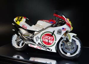 完成品 1990 RGV-Γ500 ラッキーストライク ケビンシュワンツ デザインUTA ガンマバイク プラモデル SE (rgv250Γvj23a VJ22A VJ21 RX-7X