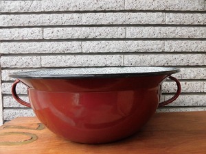 アンティーク ハンガリー製 エナメルウェア 琺瑯 ボウル 1940年代 赤茶 直径約40㎝ 両手ハンドル 東欧 北欧 伝統的・生活雑貨 ホーロー