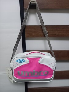 未使用 アンブロ/umbro エナメル ミニショルダーバッグ UJS1118HM サイズ:縦18cm×横27cm×幅10cm カラー:ピンク×ホワイト×グレー