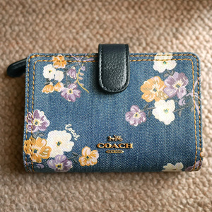 COACH コーチ ☆ 二つ折り 財布 デニム 花柄 フローラル ☆ 可愛い