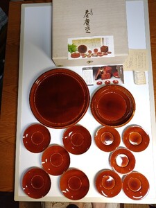 A1543 未使用品　春慶塗　飛騨高山　漆器　丸盆/1点　菓子鉢/1点　茶托大/5点　茶托小/5点　 天然木　 来客セット　外箱付き　 菓子器　 