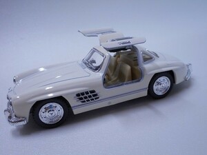 KINSMART 1954 Mercedes-Benz 300SL Coupe 1/36 ダイキャストミニカー ベンツ クーペ ホワイト