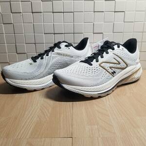 送料無料・新品未使用！！ニューバランス new balance ランニングシューズ スニーカー / W860U13.D / 白 定価15400円 23.5ｃｍ