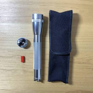 【格安】MINIMAGLITE ミニマグライト 2AA SV シルバー LEDチューンアップ仕様 ホルスター付き 電球仕様部品一式有り 美品 出品