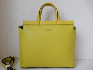 ブルガリア製☆本革☆FURLA(フルラ)☆2WAYハンドバッグ(ショルダーベルト付き)グリーン(金具ゴールド)