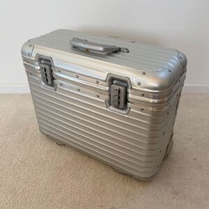 RIMOWA TOPAS 928.50 パイロットケース 2輪 36L 青ロゴ アルミニウム Made in Germany 