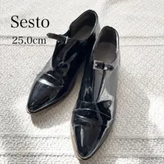 Sesto ローファー 革ピースデザインのストラップドレスシューズ レディース